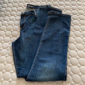 Old Navy curvy/profile jeans. New without tags. 14 long